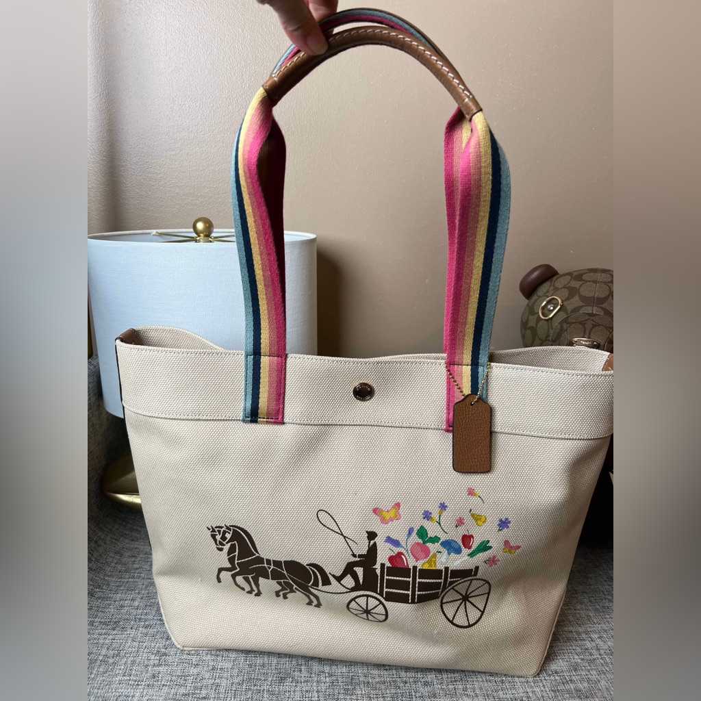 $159(Nwt) Coach Cream Fabric Horse& Carriage Logo Shopper Tote Bag